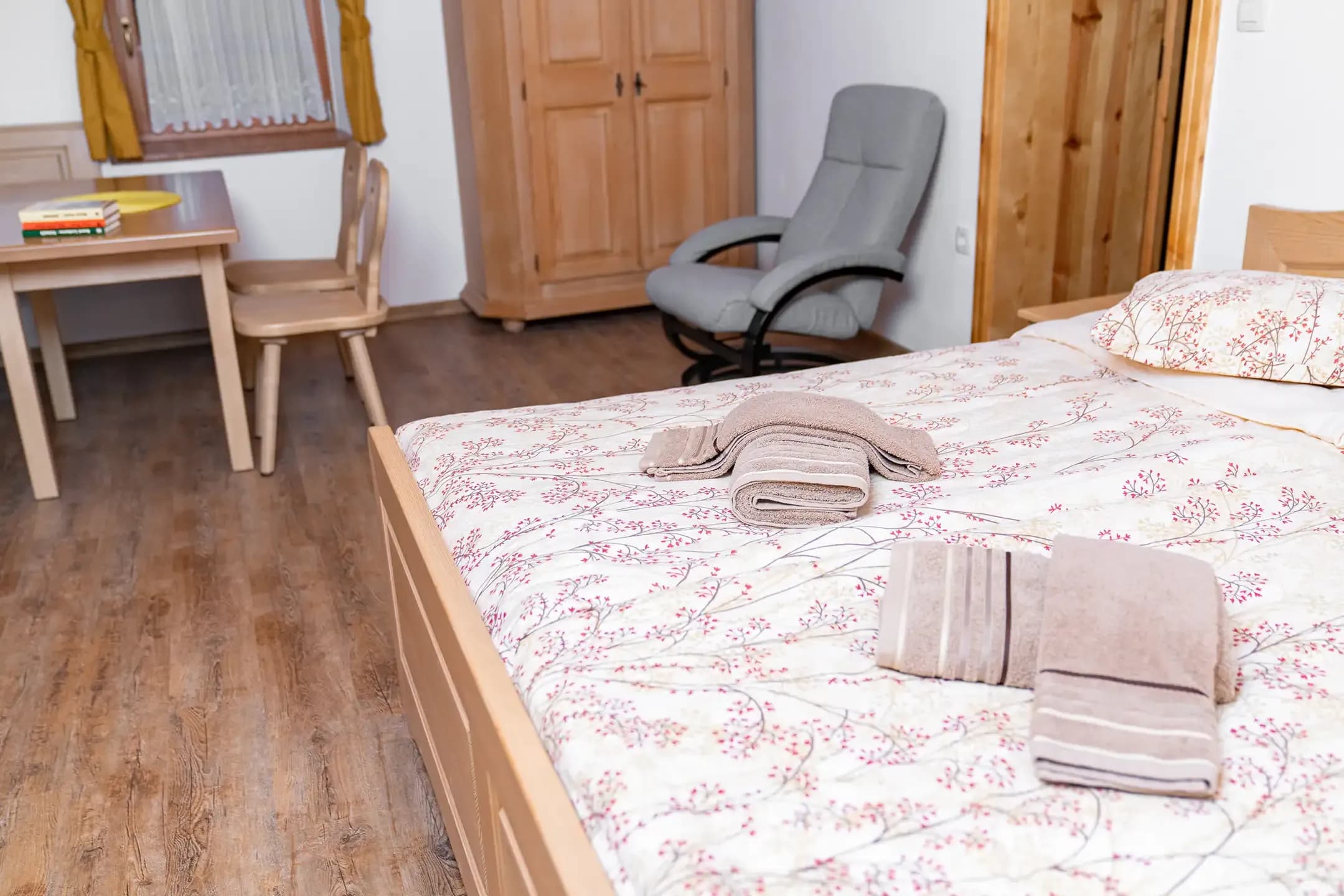 Soba stara hiša 2 – Gostišče Močivnik